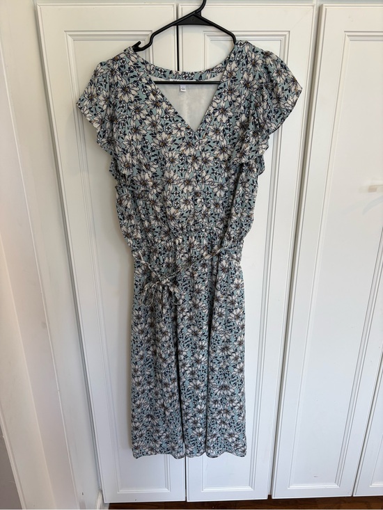 DR2 Dresses & Skirts - DR2 Light Blue Floral V-Neck Midi Dress with Tie Waist